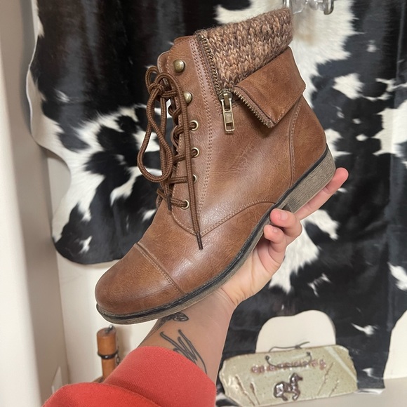 Sad to see these go, but I have too many :) size 9 - Picture 1 of 7